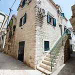 Ana Old Town 게스트하우스 3*