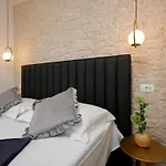 Ana Old Town 게스트하우스 트로기르