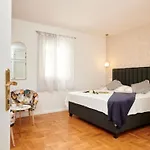 Guesthouse Ana Trogir Old Town 3*