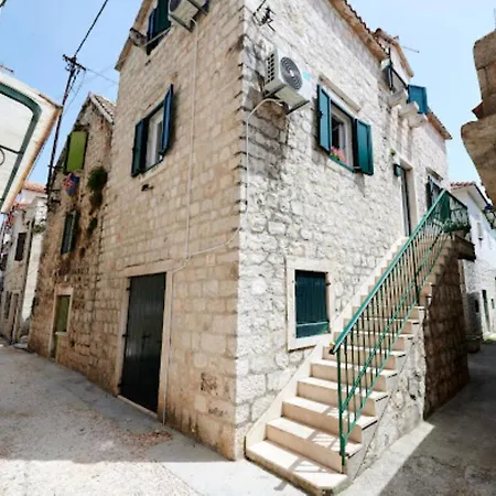 Ana Old Town Pensionat 3*
