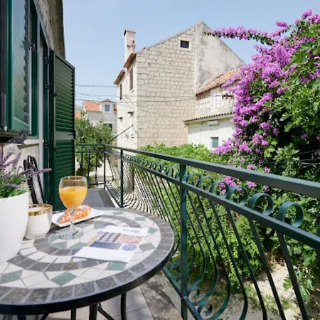 Pensionat Ana Old Town 3*