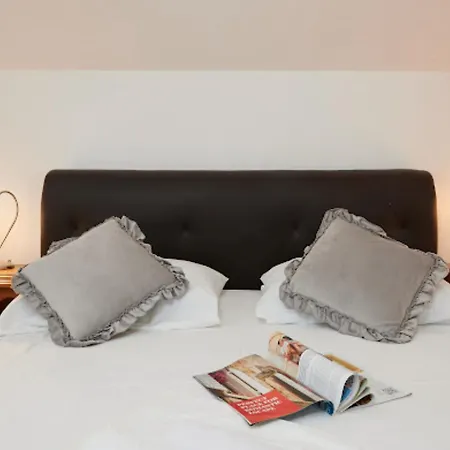 Ana Old Town Pensionat 3*