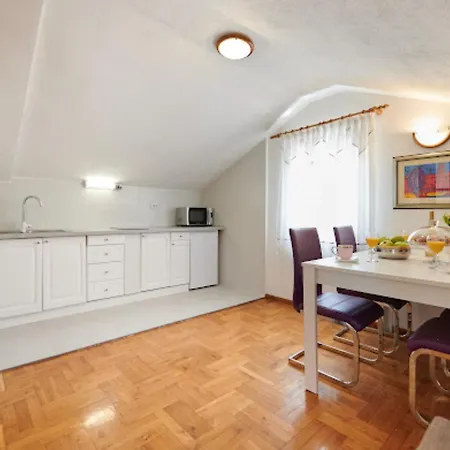 Pensionat Ana Old Town