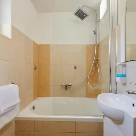 Ana Old Town Pensionat 3*