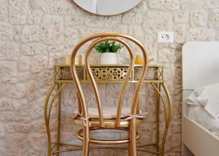 Ana Old Town 3* Τρογκίρ