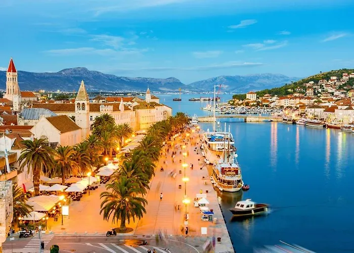 Ana Old Town Τρογκίρ