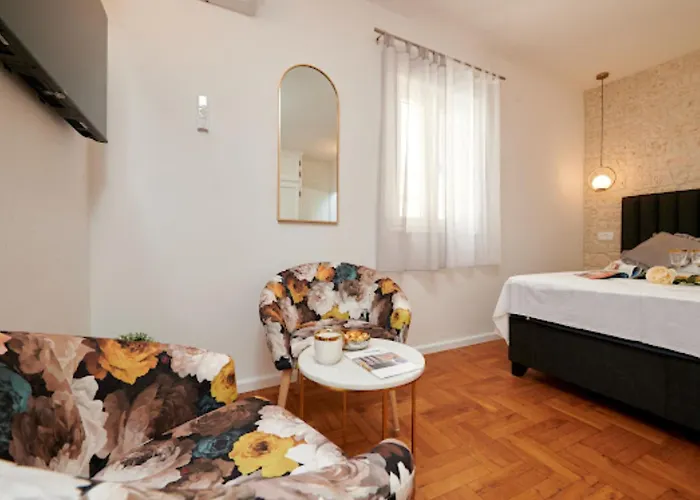 Πανσιόν Ana Old Town