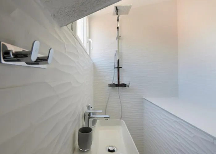 Ana Old Town 3* Τρογκίρ