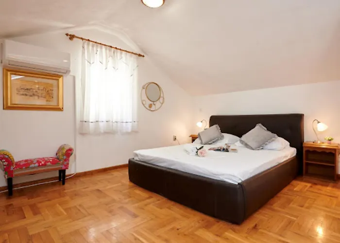 Ana Old Town Τρογκίρ