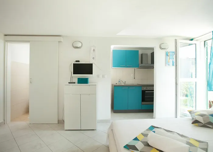 Ana Old Town Πανσιόν Τρογκίρ