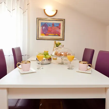 Vendégház Ana Old Town 3*