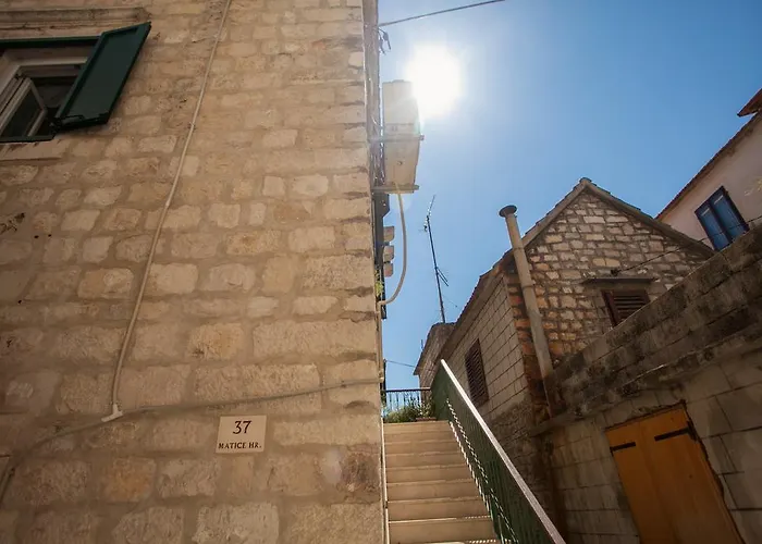 Ana Old Town Penzion 3*